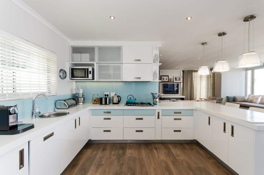 To Let 3 Bedroom Property for Rent in Bantry Bay Western Cape